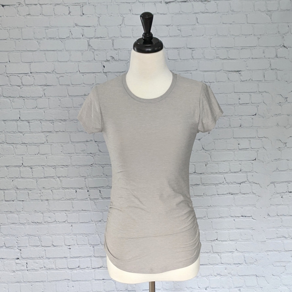 🆕 NWT New Balance Gray Active Tee